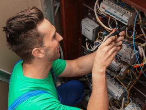 importance de la connaissance des systèmes de câblage et de sécurité dans le domaine de l'électricité