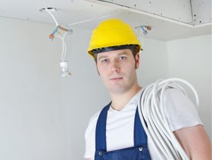 rôle des certifications dans la progression de carrière d'un électricien